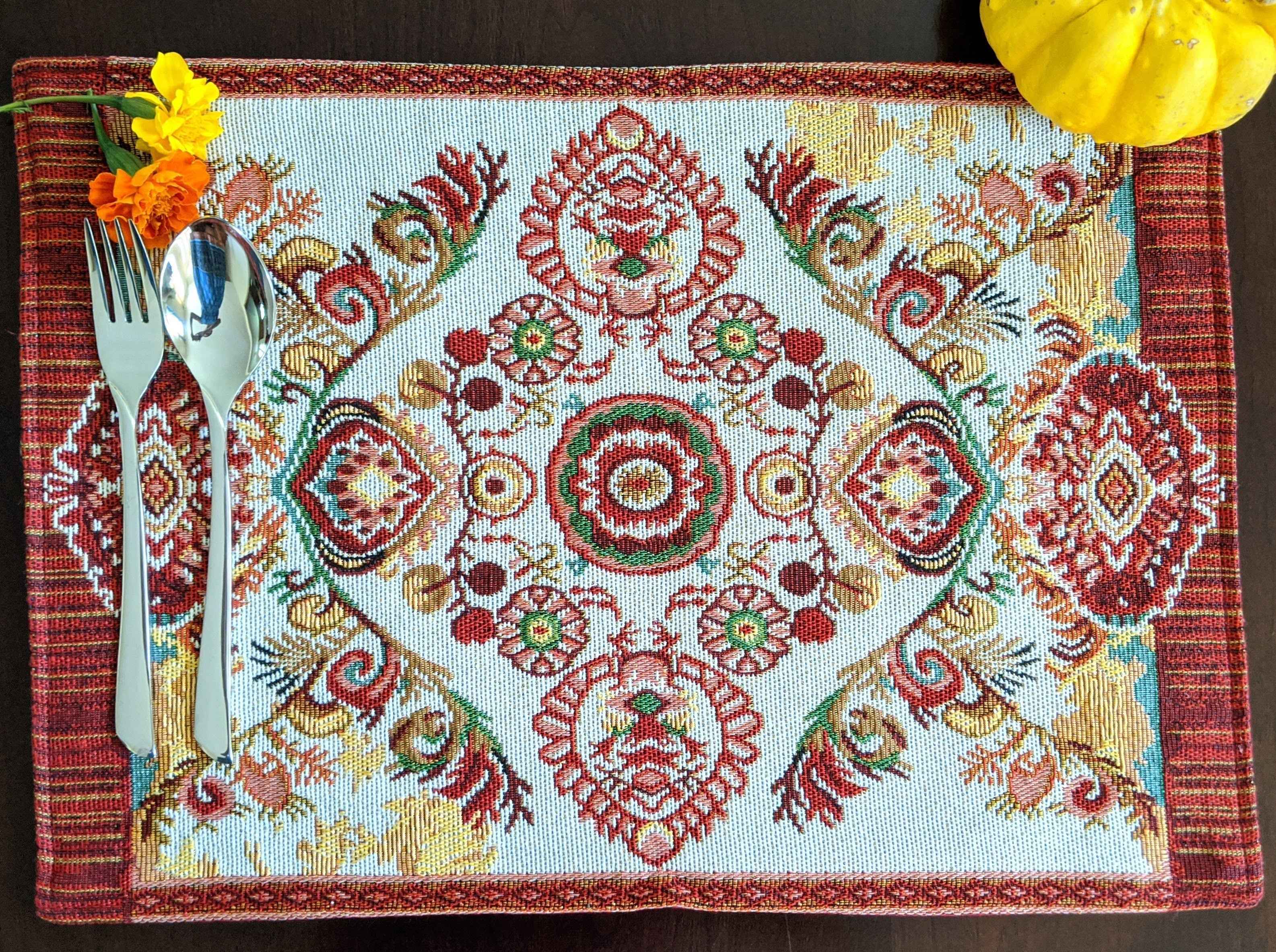 Tache Elegant Burgundy Ornate Paisley Woven Tapestry Placemat Set